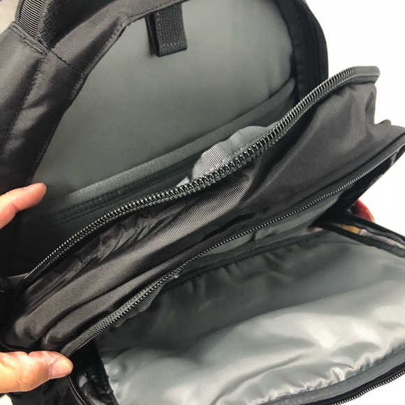 Brand new The North Face Recon Backpack Print - Picture 5 of 7